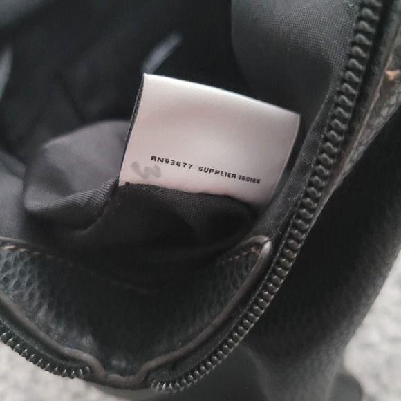 Liz Claiborne black pebbled faux leather satchel bag purse detachable strap goth - Picture 13 of 16